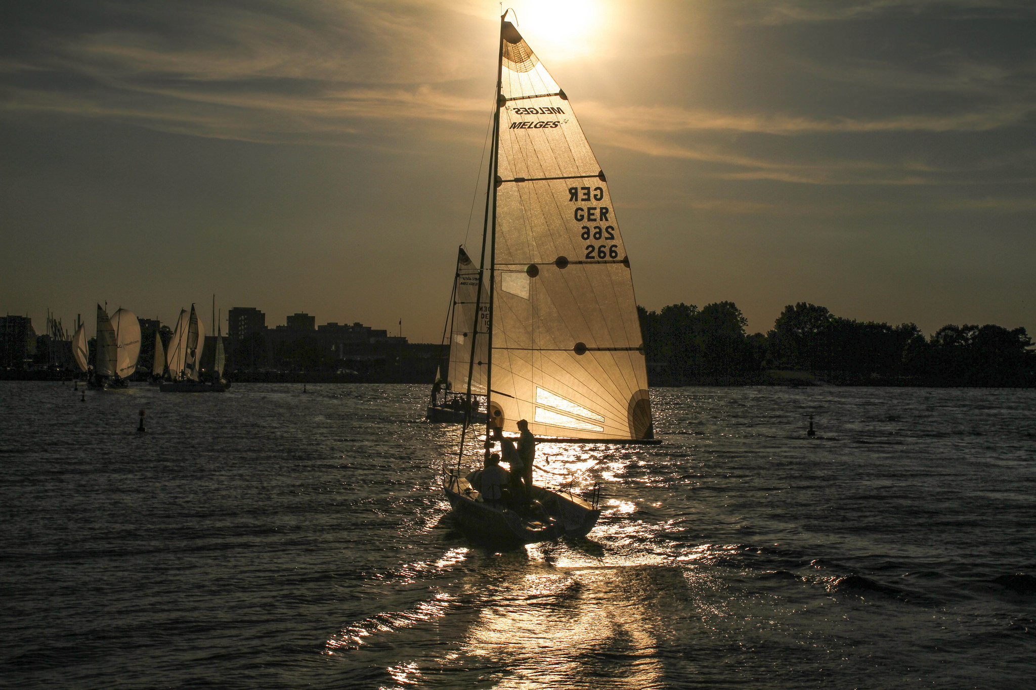 20473620634_3d04010160_k